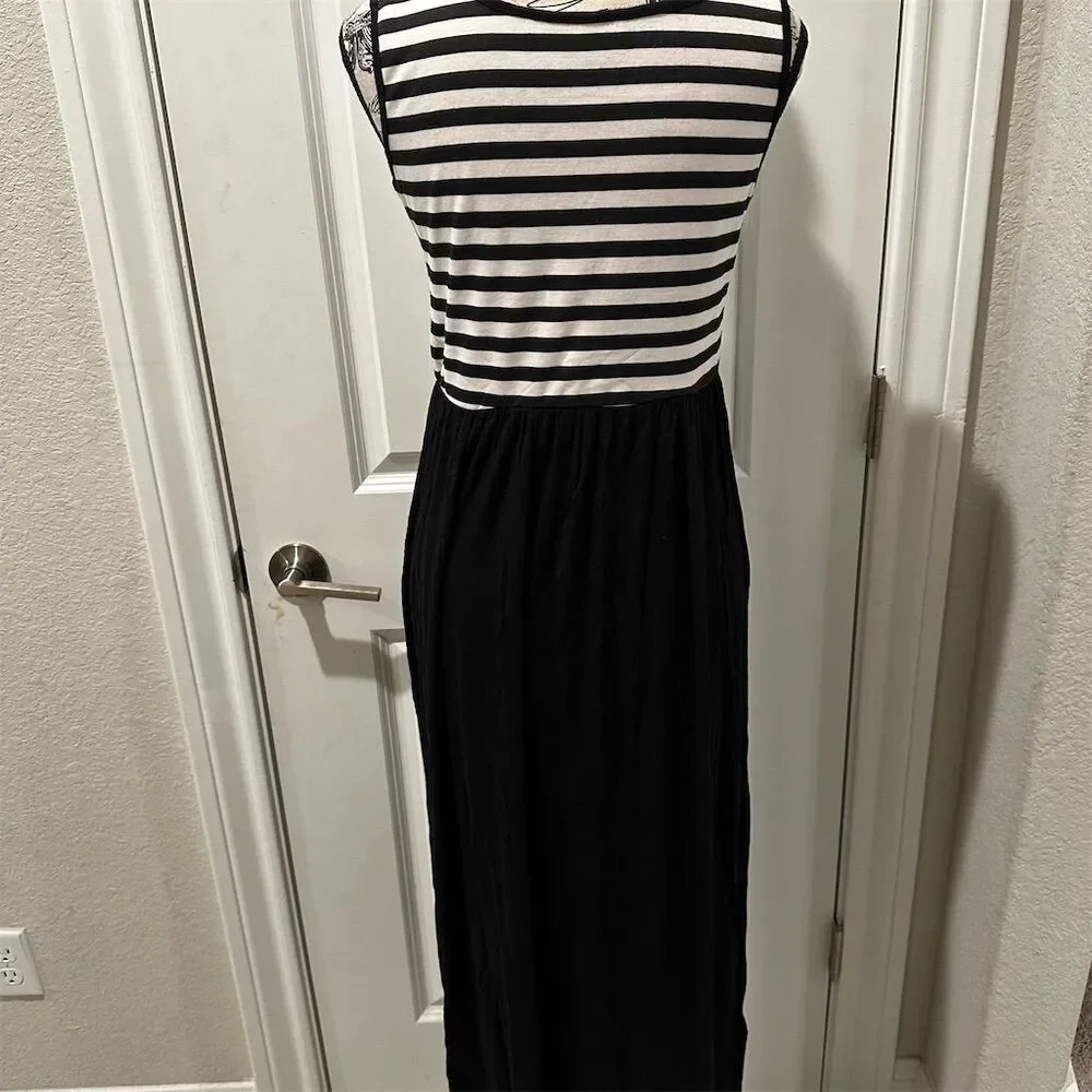 Malloy Women's Black & White Striped Sleeveless Maxi Dress Size L - Picture 4 of 5